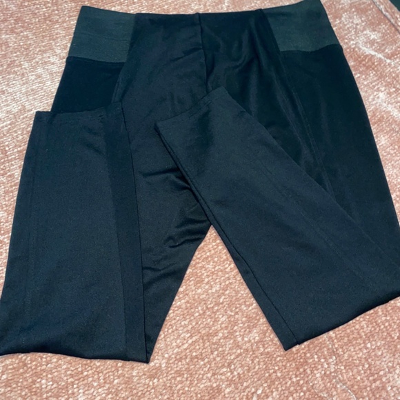 Kut from the Kloth Angie Skinny Leggings in Excellent Condition - Picture 4 of 9